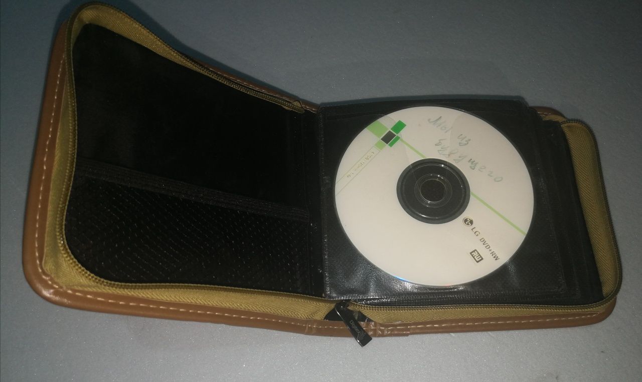 СД, ДВД - чехол - кейс - холдер для дисков CD, DVD