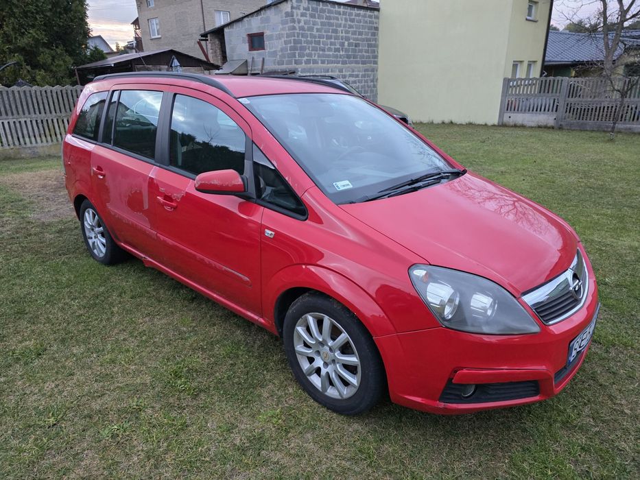 Opel Zafira B 1.6 LPG Hak 7 osobowa