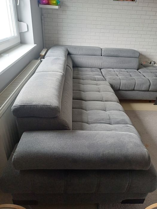 Narożnik z pojemnikiem i funkcją spania