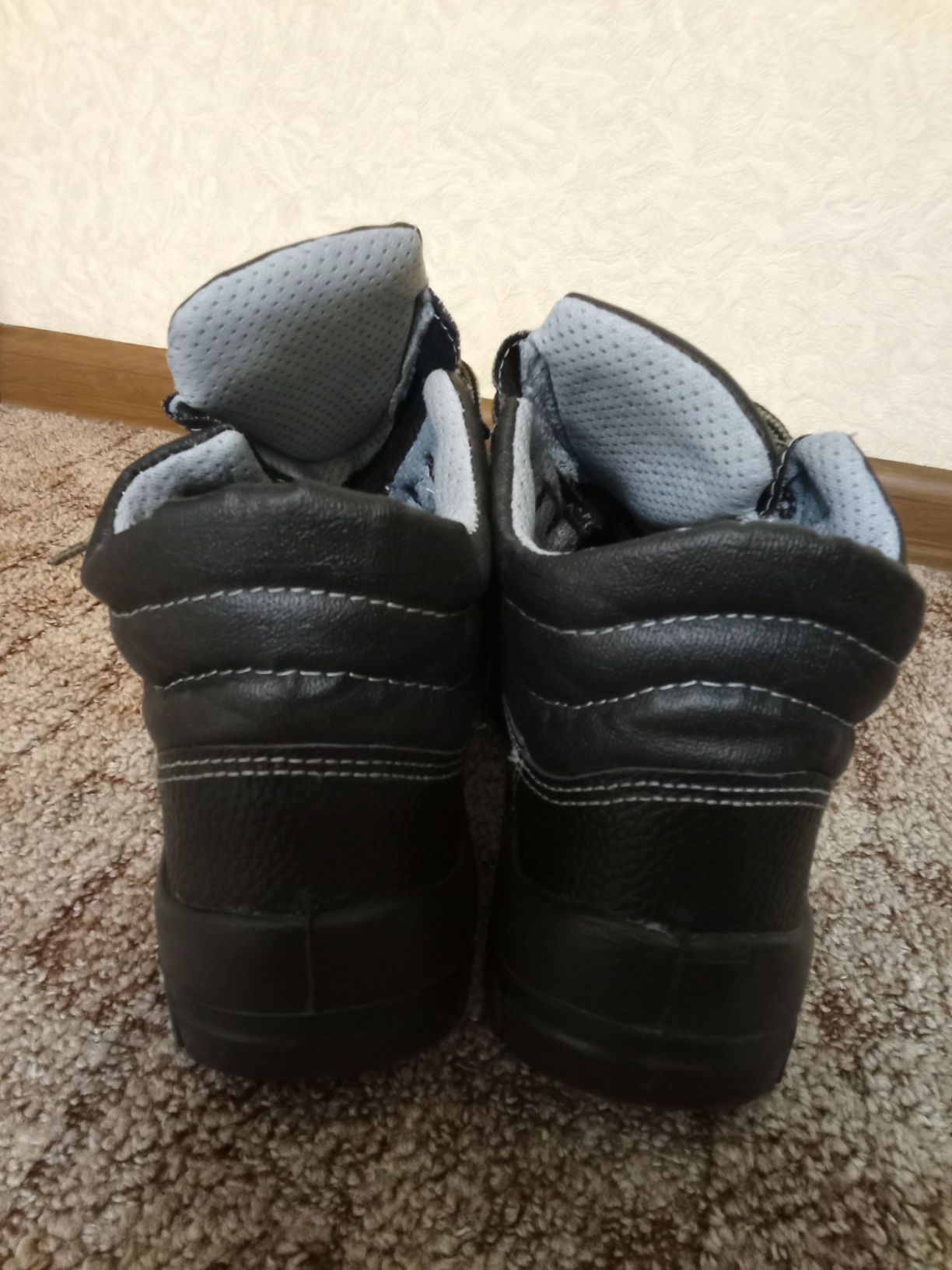Продам спецвзуття Талан р. 39