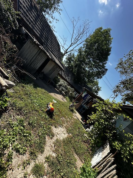 Будинок не далеко від міста