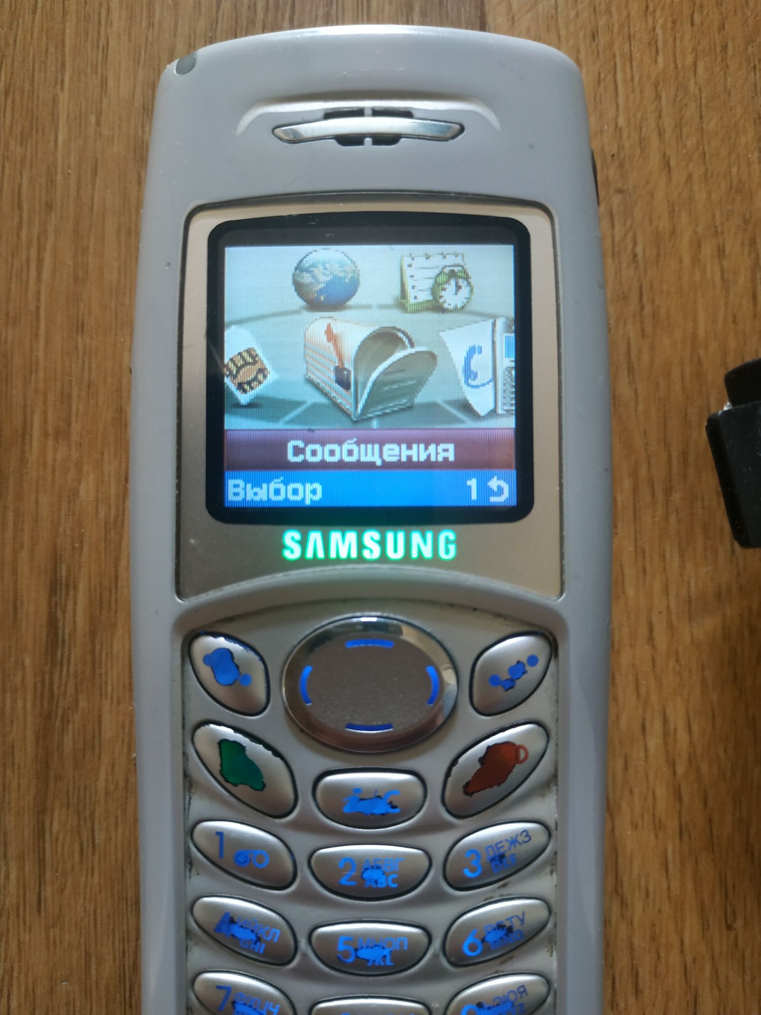 Samsung C110 кнопковий телефон