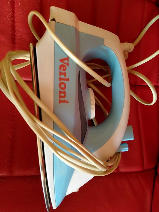 Утюг с отпаривателем и терморегулятором Высылаю