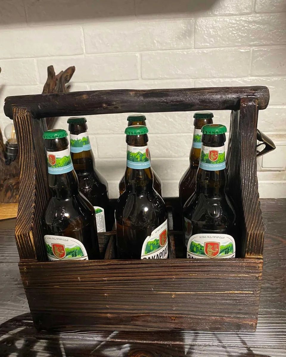 Ящик з відкривачкою для пива .