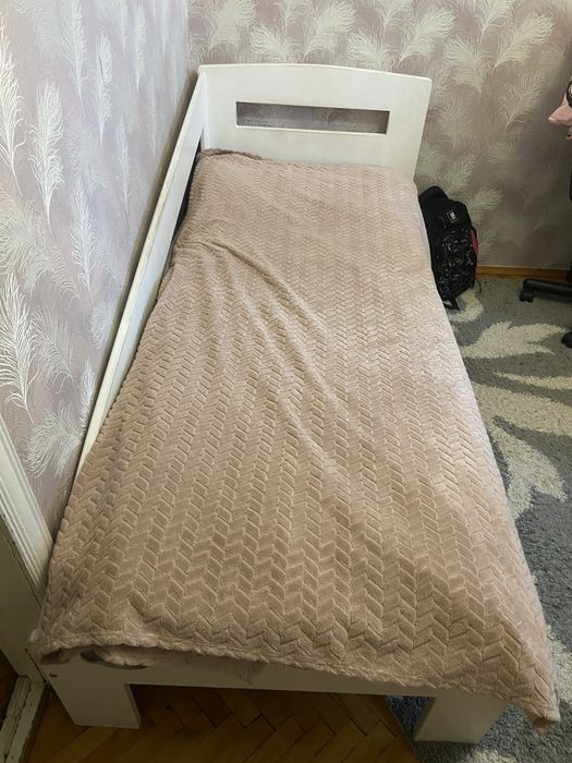 Продам ліжко з дерева