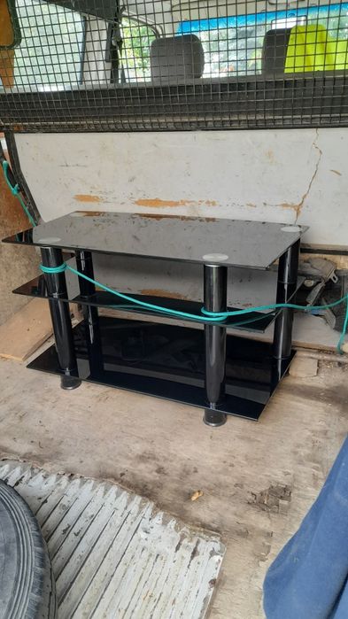 Stolik szklany pod telewizor