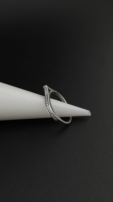 Pierścionek srebrny pr.925 z cyrkoniami r.19