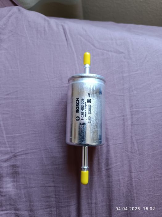 Паливний фільтр BOSCH F 026 403 009.