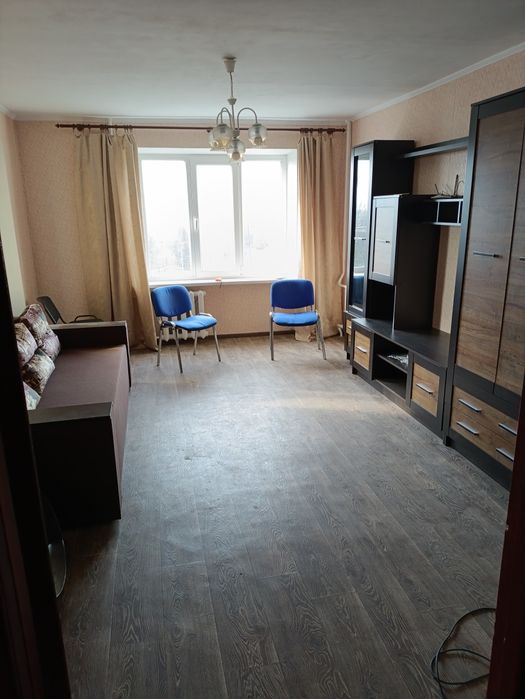 Здам однокімнатну квартиру на 4-му Зарічному. Деталі в описі.