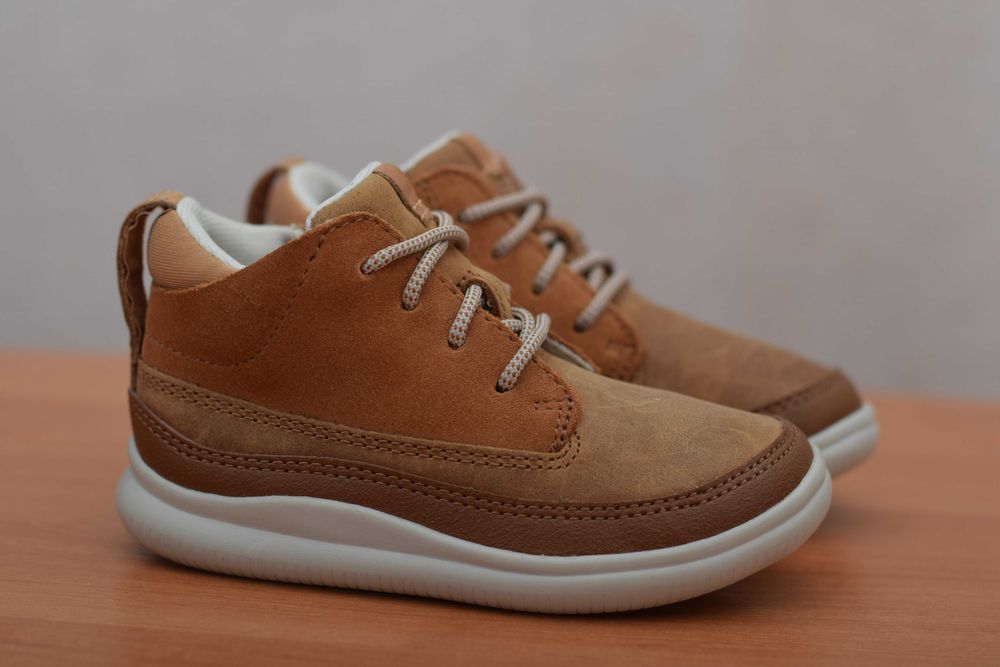 22,5 розмір. Дитячі черевики Clarks. Оригінал
