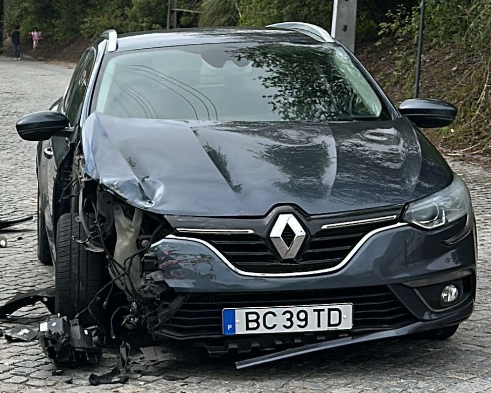 Megane 1.6  air bags OK  - trabalha e anda