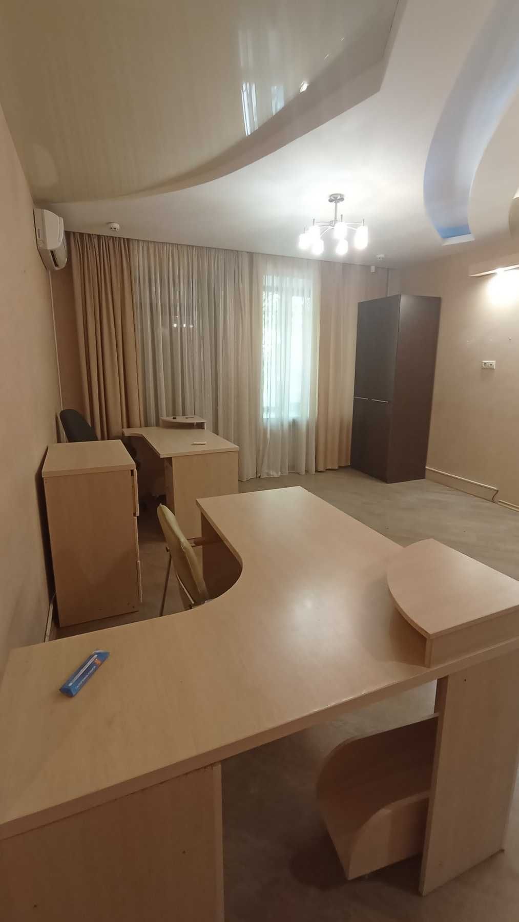 Продам 3 кімнатну квартиру, пл. Старомостова, вул. Привокзальна, Центр