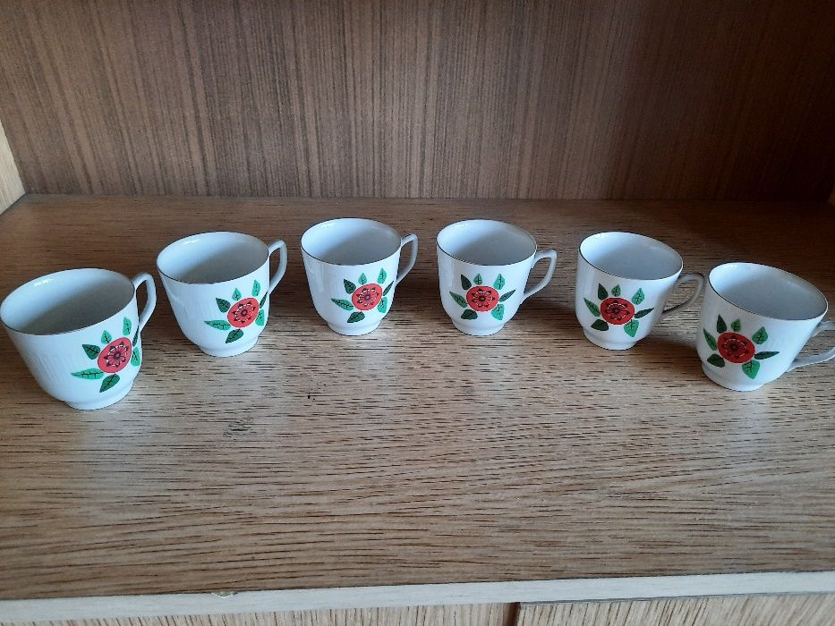 Filiżanki Wałbrzych 6 szt plus dzbanuszek porcelana zabytek PRL