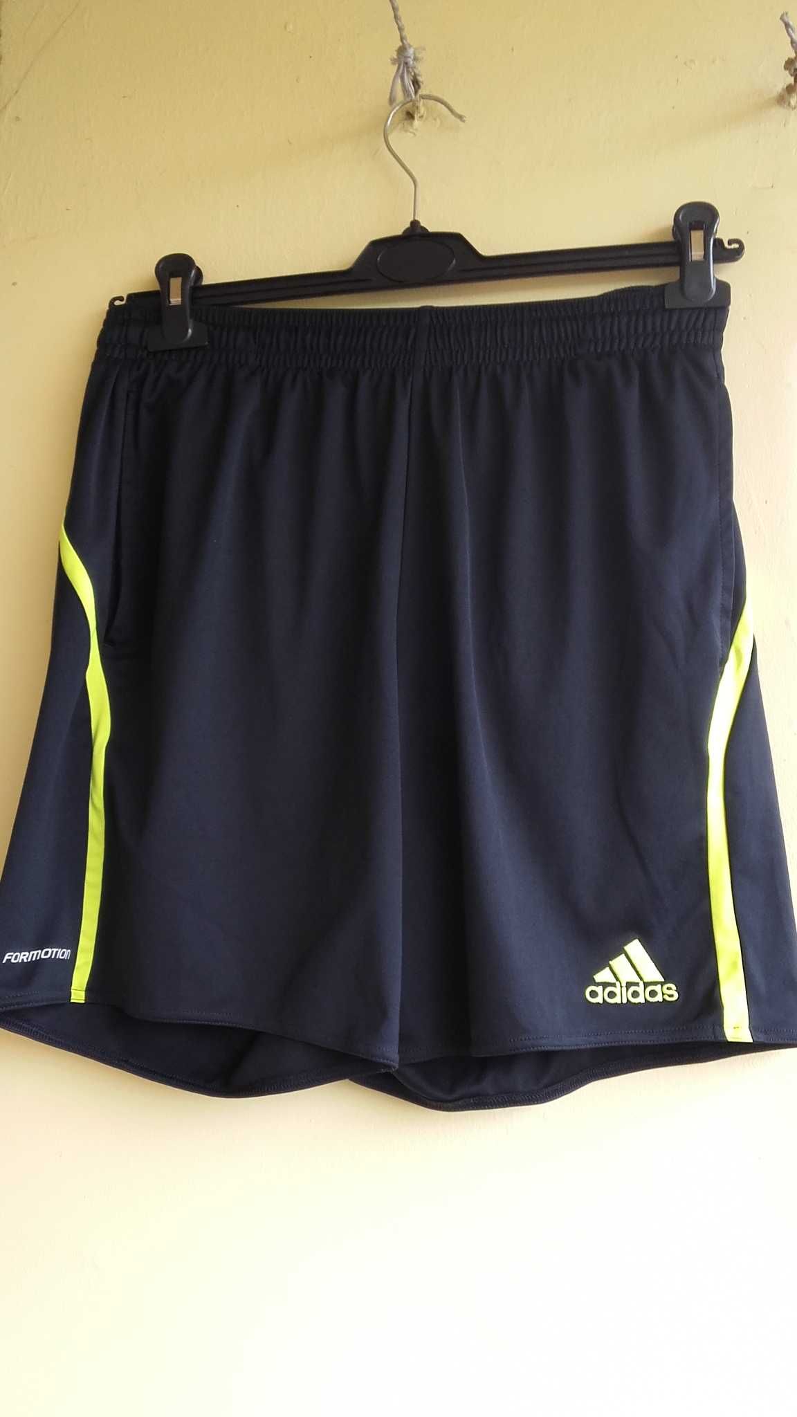 Spodnie krótkie Adidas Formotion roz L