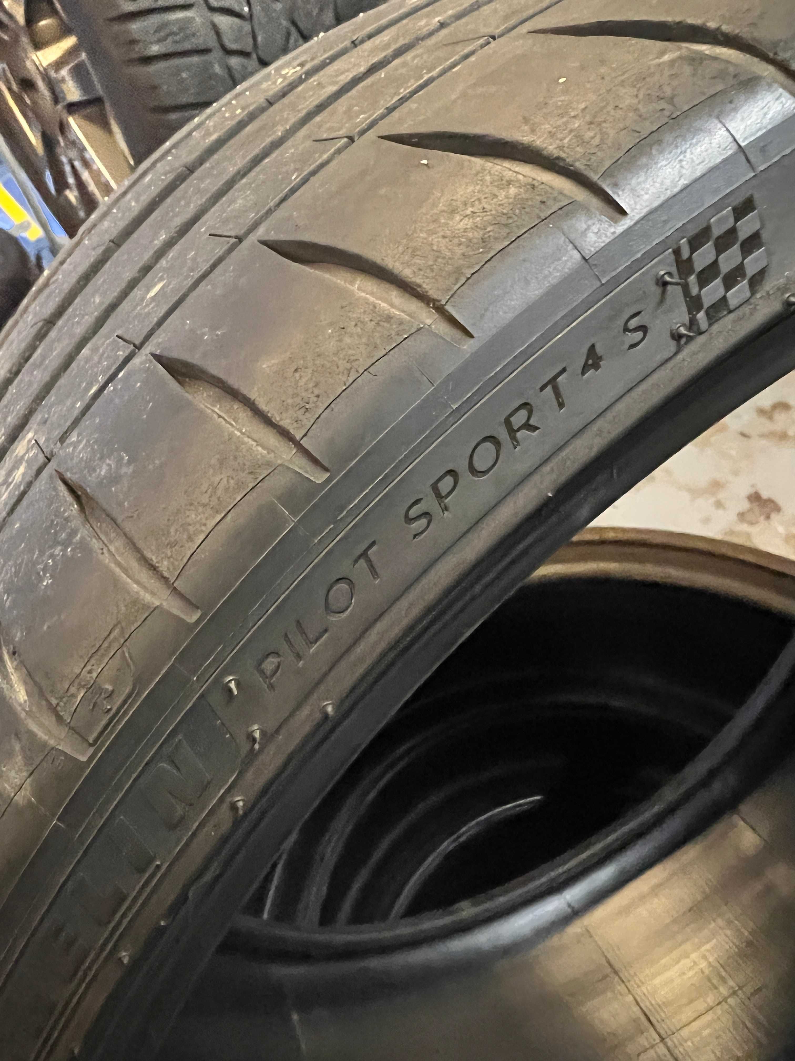 Michelin Pilot Sport 4S  2 szt 235/30/ZR20