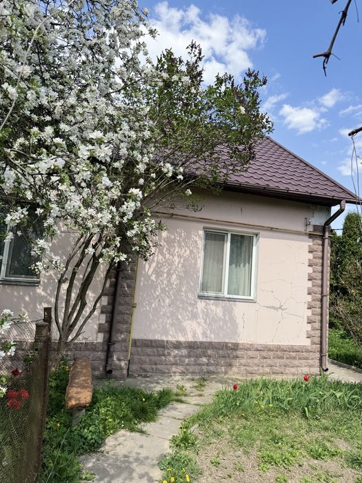 Продаж половини будинку, 77 м2, 6 соток. Вишневе