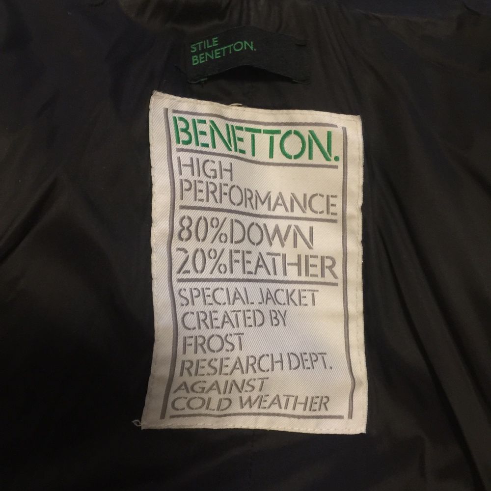 Черный женский Пуховик Benetton 36 размер
