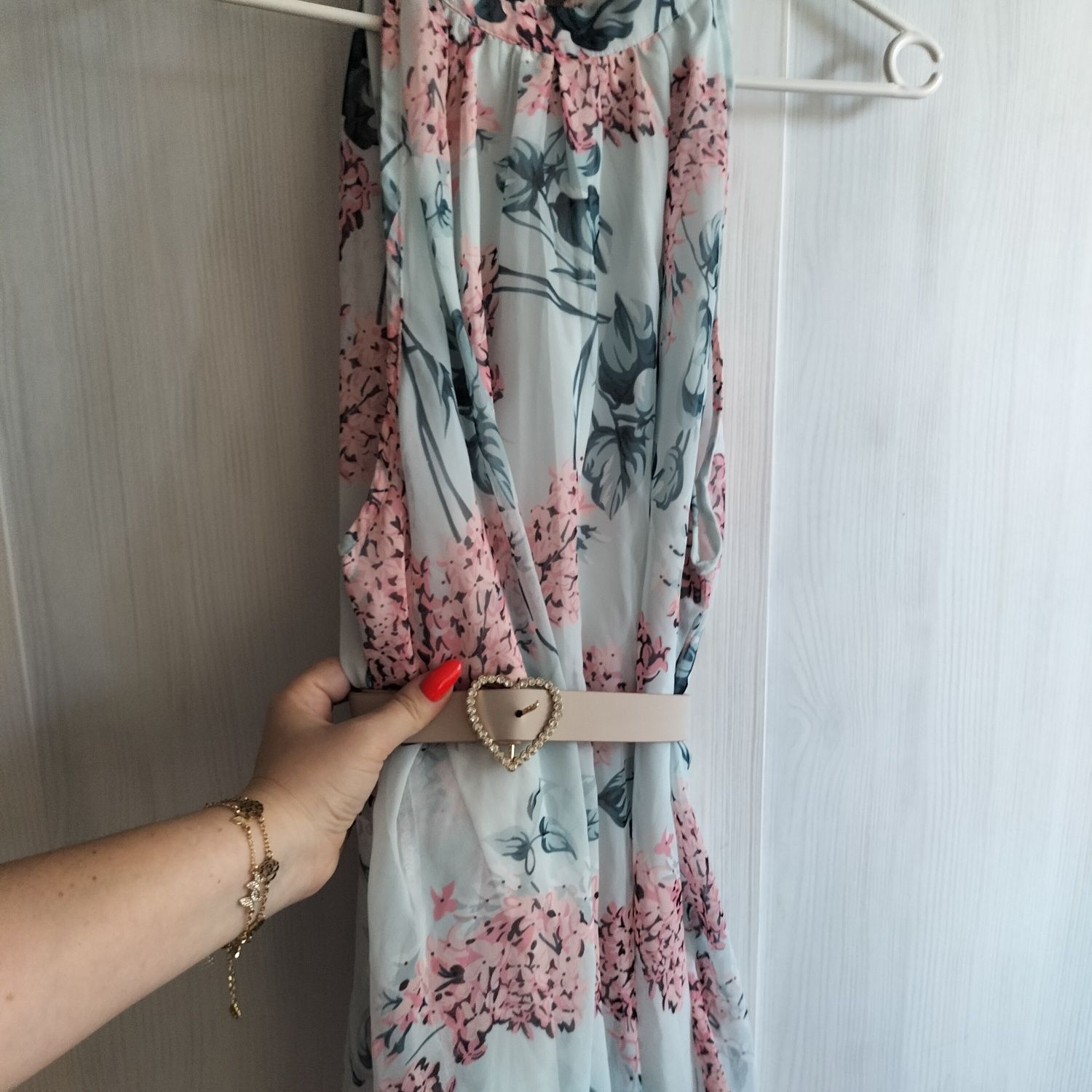 Letnia zwiewna sukienka w kwiaty Shein