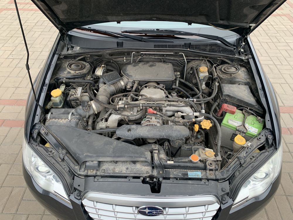 Subaru outback 2,5  2008год