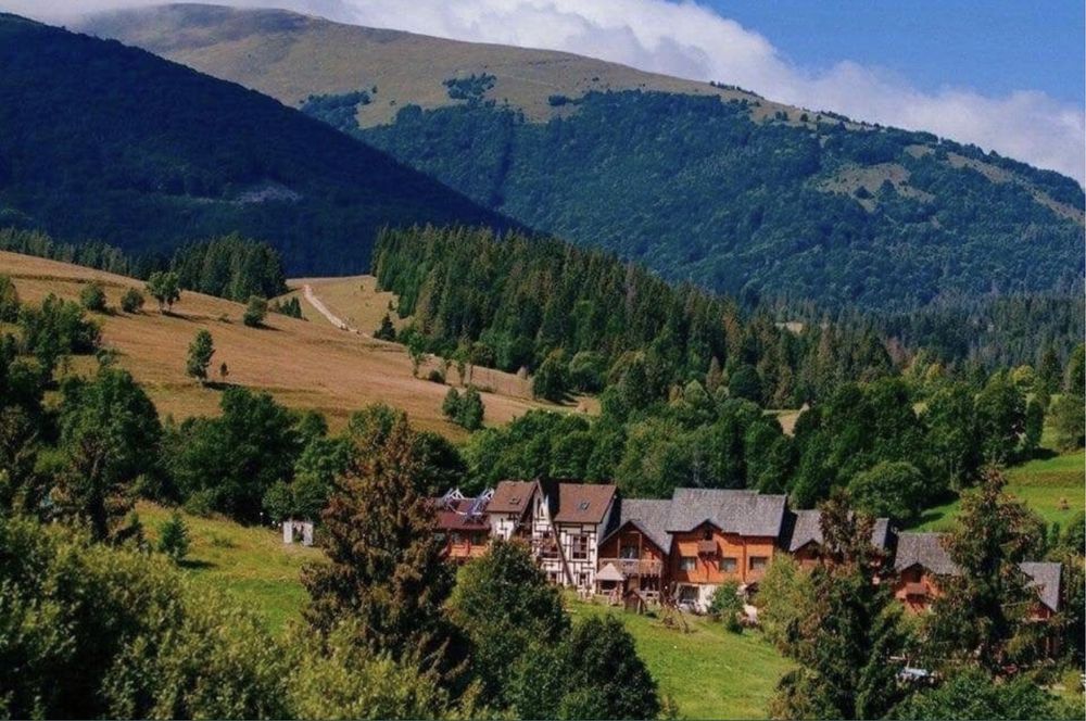 Продаж землі 90 соток - на гірськолижному курорті в селі Ізки