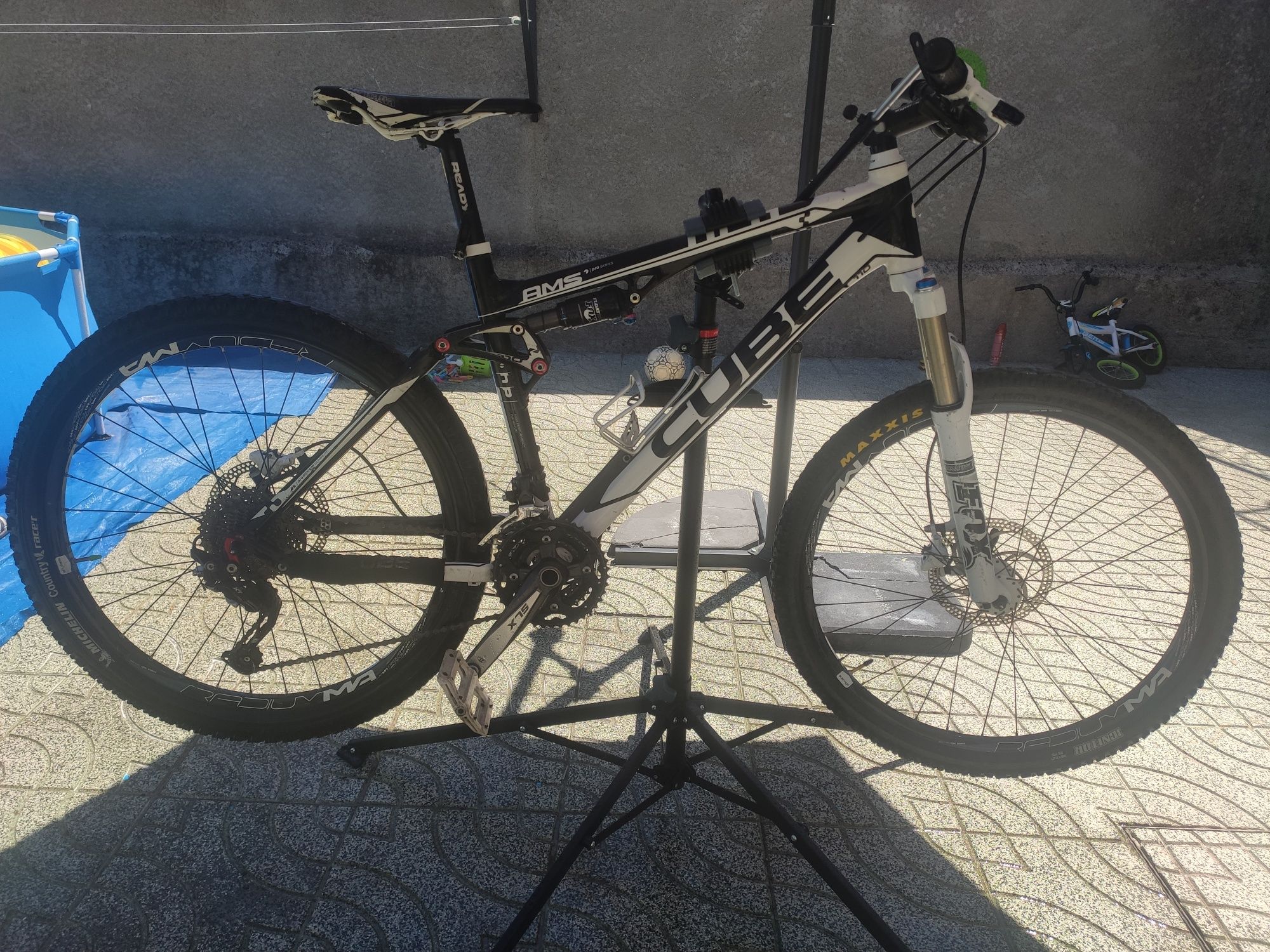 Bicicleta Cube AMS PRO SERIES 110