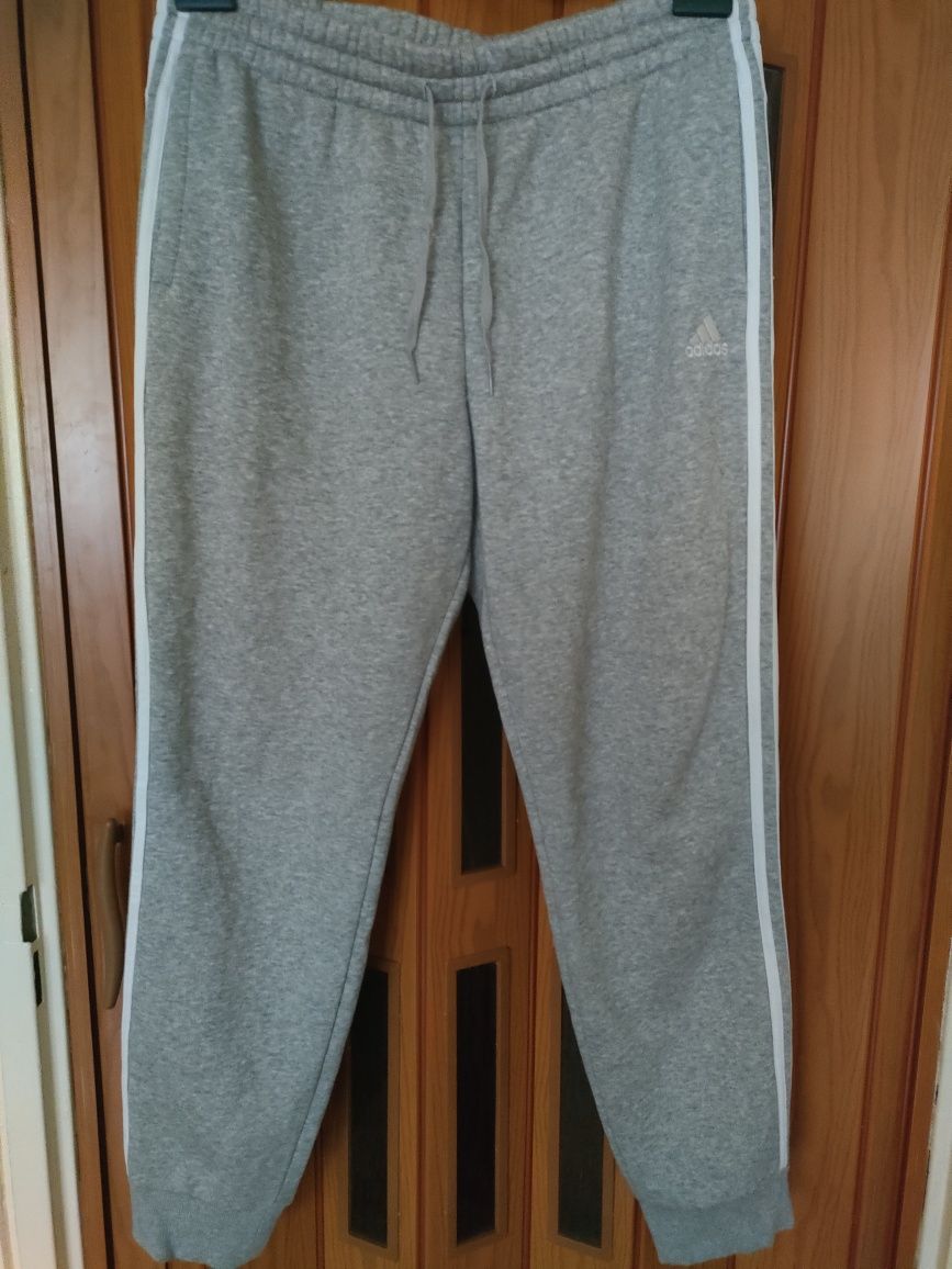 Dres Adidas oryginalny uniseks. z metki xl,ale na XXL też pasuje.