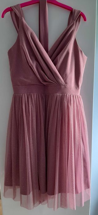 Piękna brokatowa sukienka