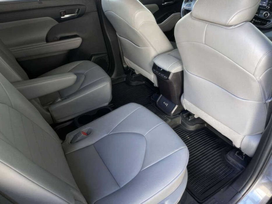 Toyota Highlander      2022