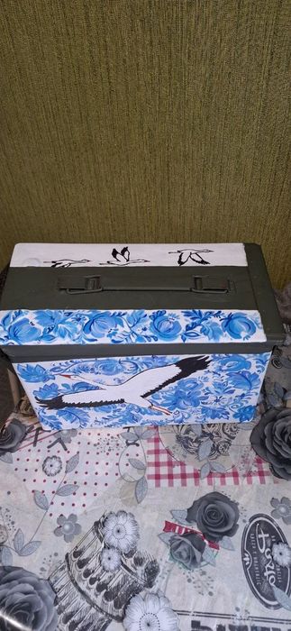 Розмальований ящик