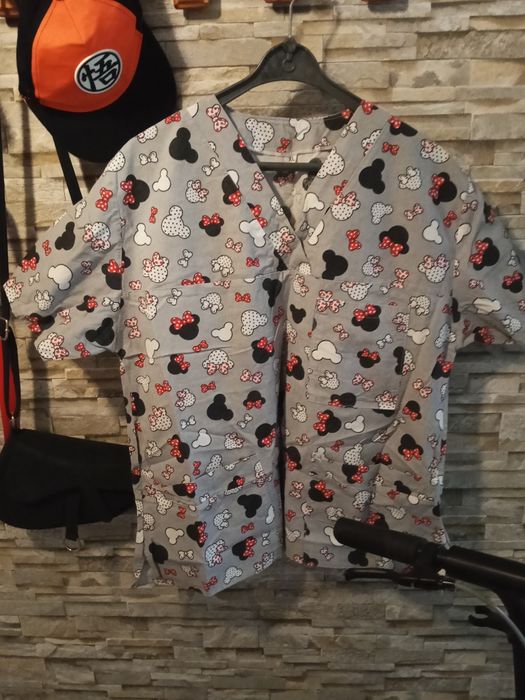 Sprzedam fartuch i bluzę medyczna rozm XL
