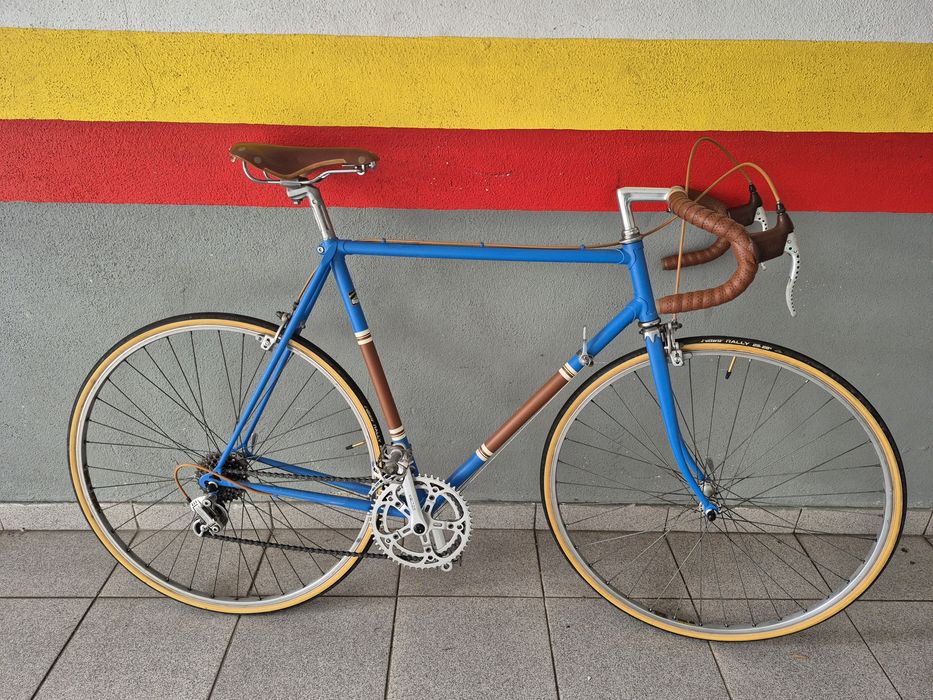 Bicicleta Altis restaurada