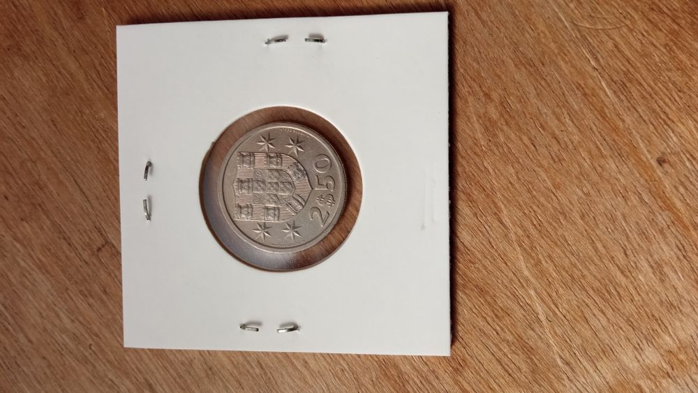 Moeda de 2.50 escudos de 1985
