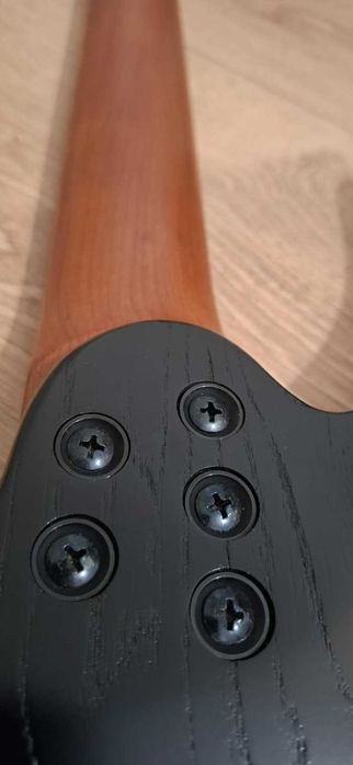 Guitarra Legator Ghost G6FP Multi-Scale Headless EMG 81 85