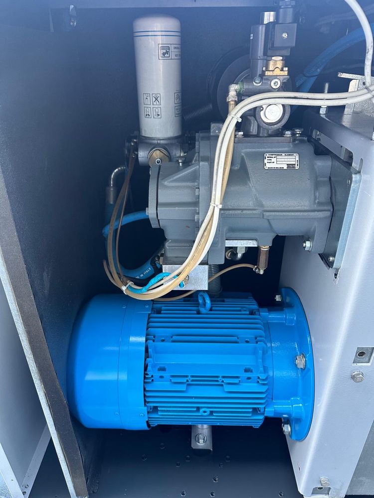 Kompresor śrubowy  Kaeser Mark  Atlas Copco  18KW +OSUSZACZ  13 BAR