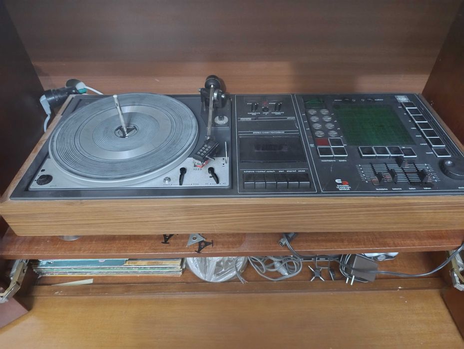Gramofon z Schneider TS 4002 HIFI Sensor rok 1976