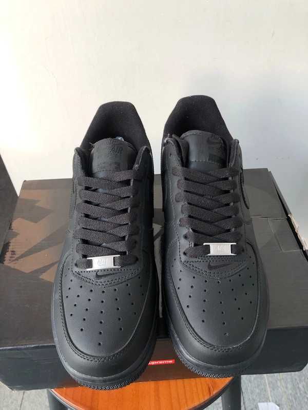 Nowe_Nike_AirForce1Low_SupremeBlack_Obuwie sportowe Rozmiar.43