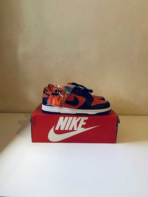 Dunk low orange blue
