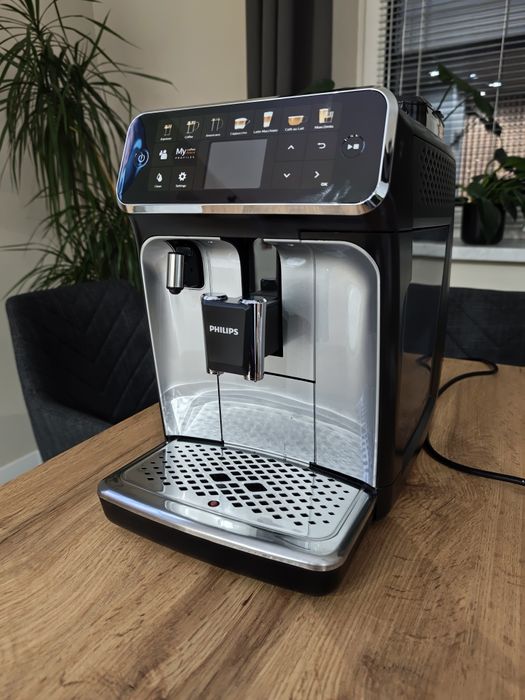 Ekspres PHILIPS LatteGo 5400 EP5446/70