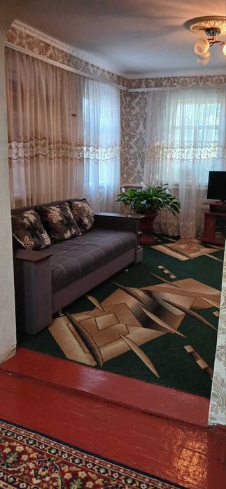Продається будинок в м. Чигирин в р-ні церкви. 35000 у.о.
