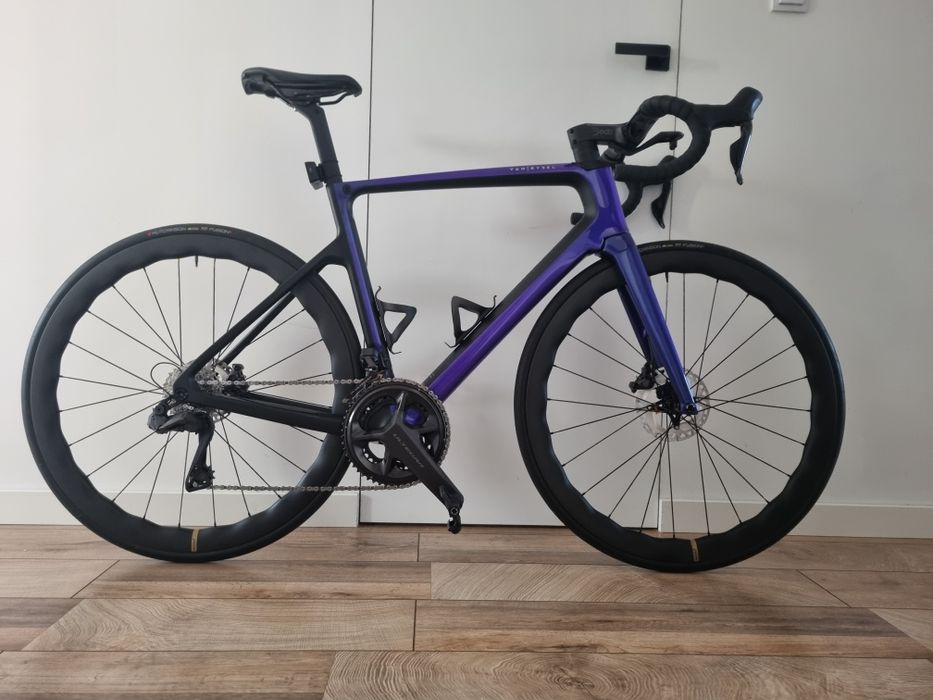 Van Rysel FCR Ultegra Di2 12s | Koła Falcon FVS Carbon 45