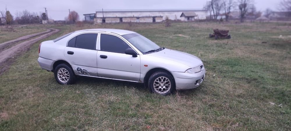 Продам Мітсубісі карізма