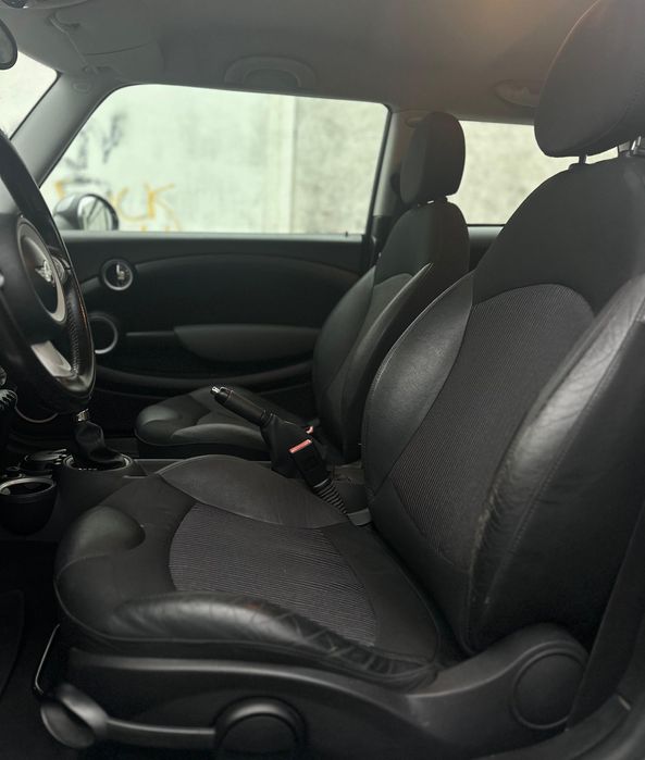 Mini Cooper 1.6D-2010[Caixa-automática]