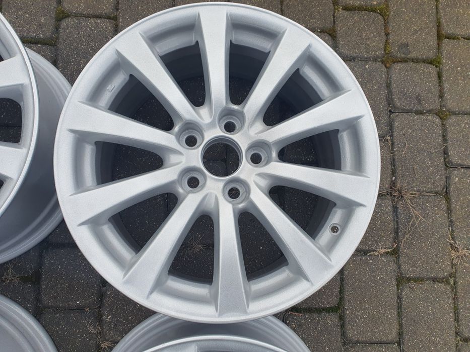 LEXUS 17" 5x114,3 felgi aluminiowe 8J srebrne