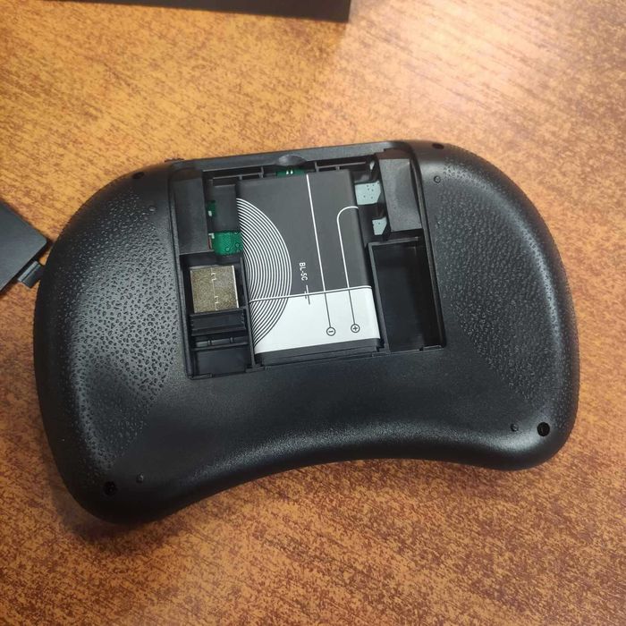 Беспроводная клавиатура с тачпадом mini i8 с Подсветкой + аккумулятор