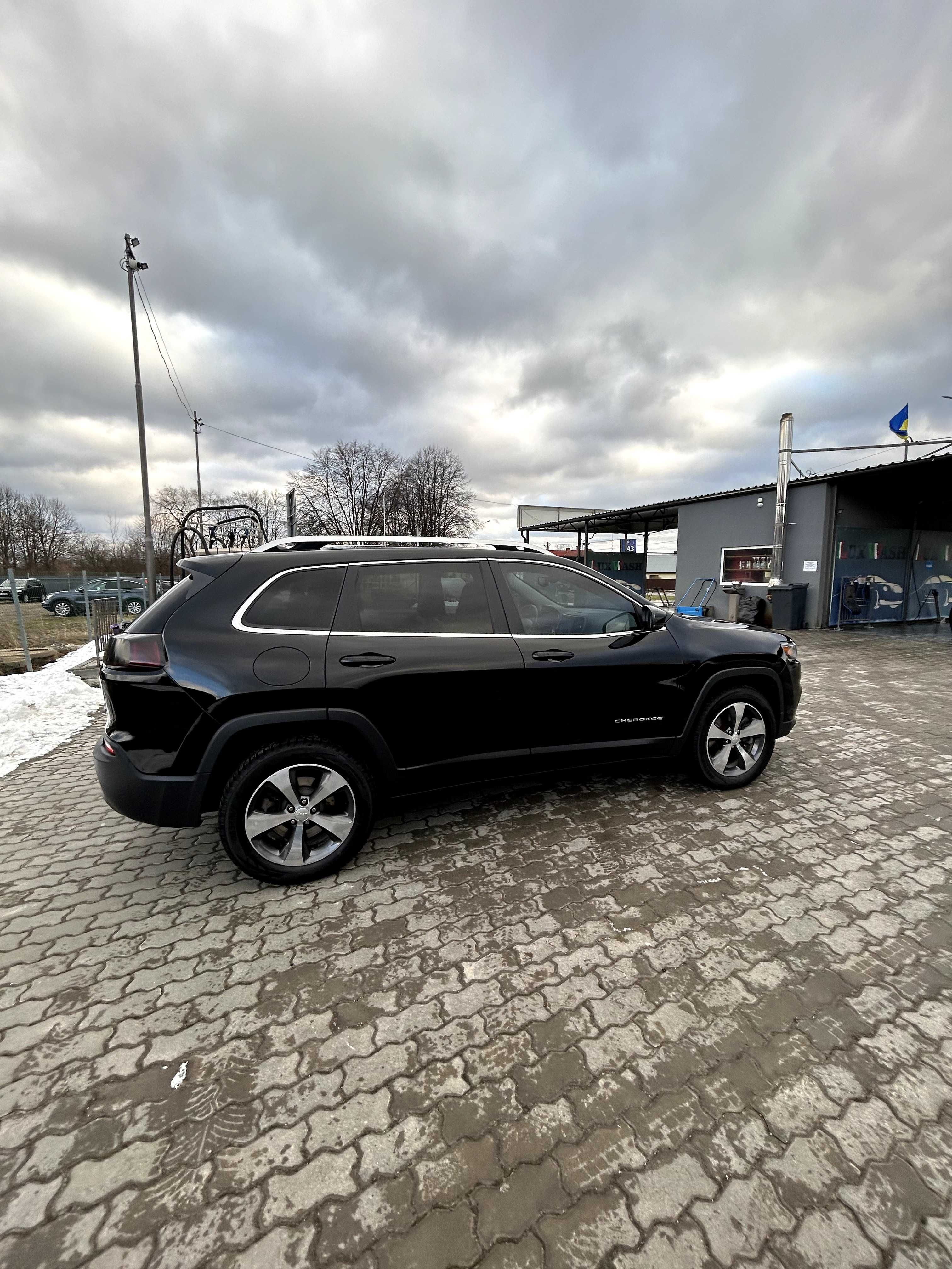 Jeep Cherokee 2018 рестайл 3.2 бензин