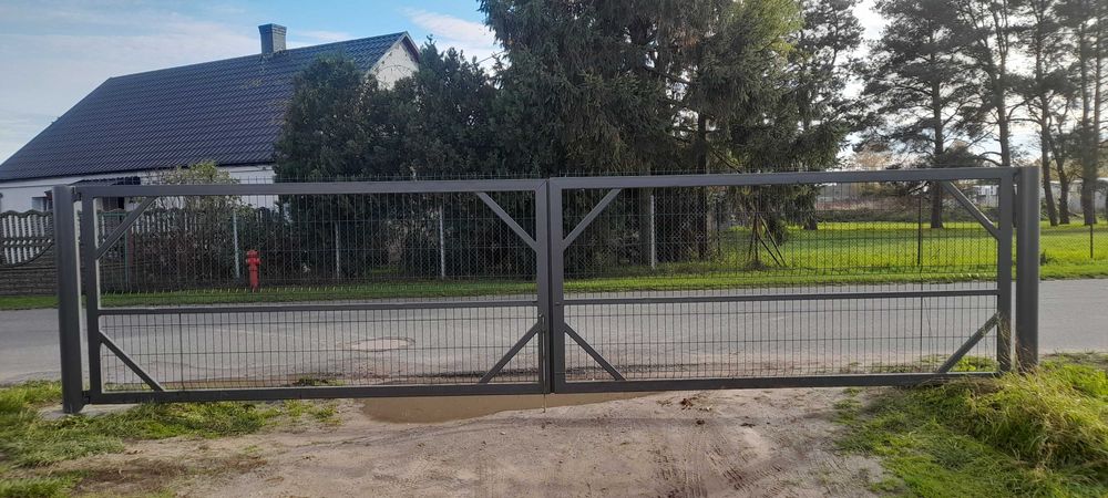 Sprzedam bramę 650x150