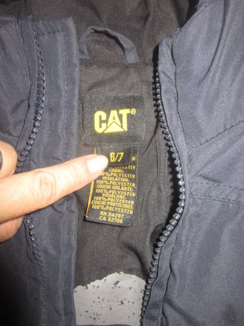 зимняя куртка фирмы CAT