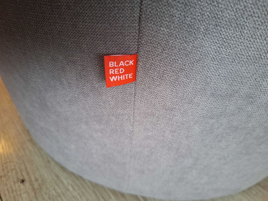 dwa fotele Black Red White