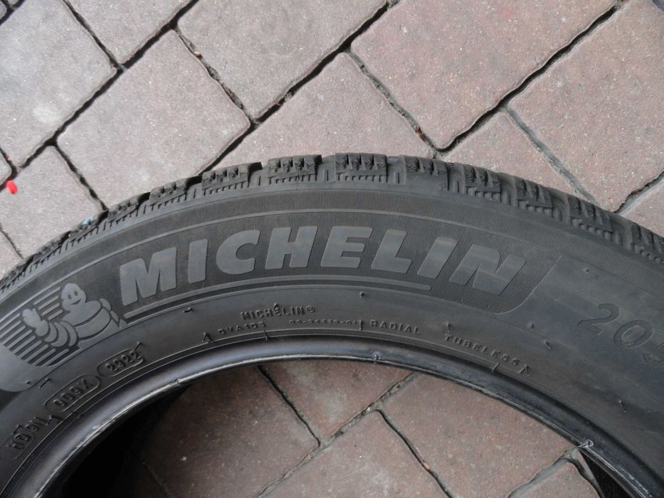 205/60R17 Michelin 2 sztuki ZIMA 2022 rok