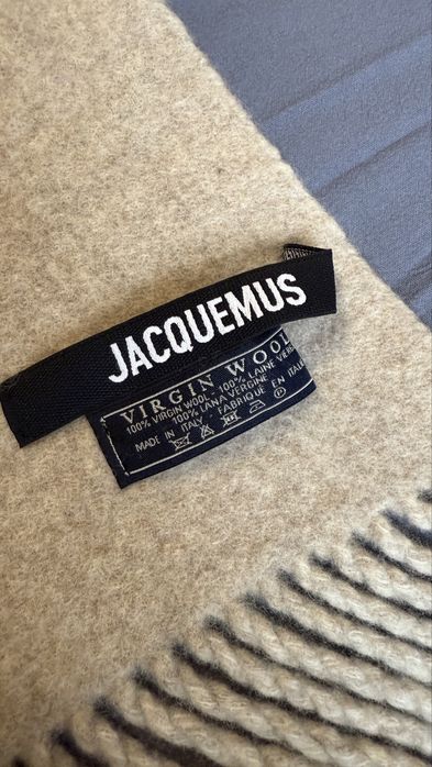 Вовняний шарф від бренду Jacquemus оригінал